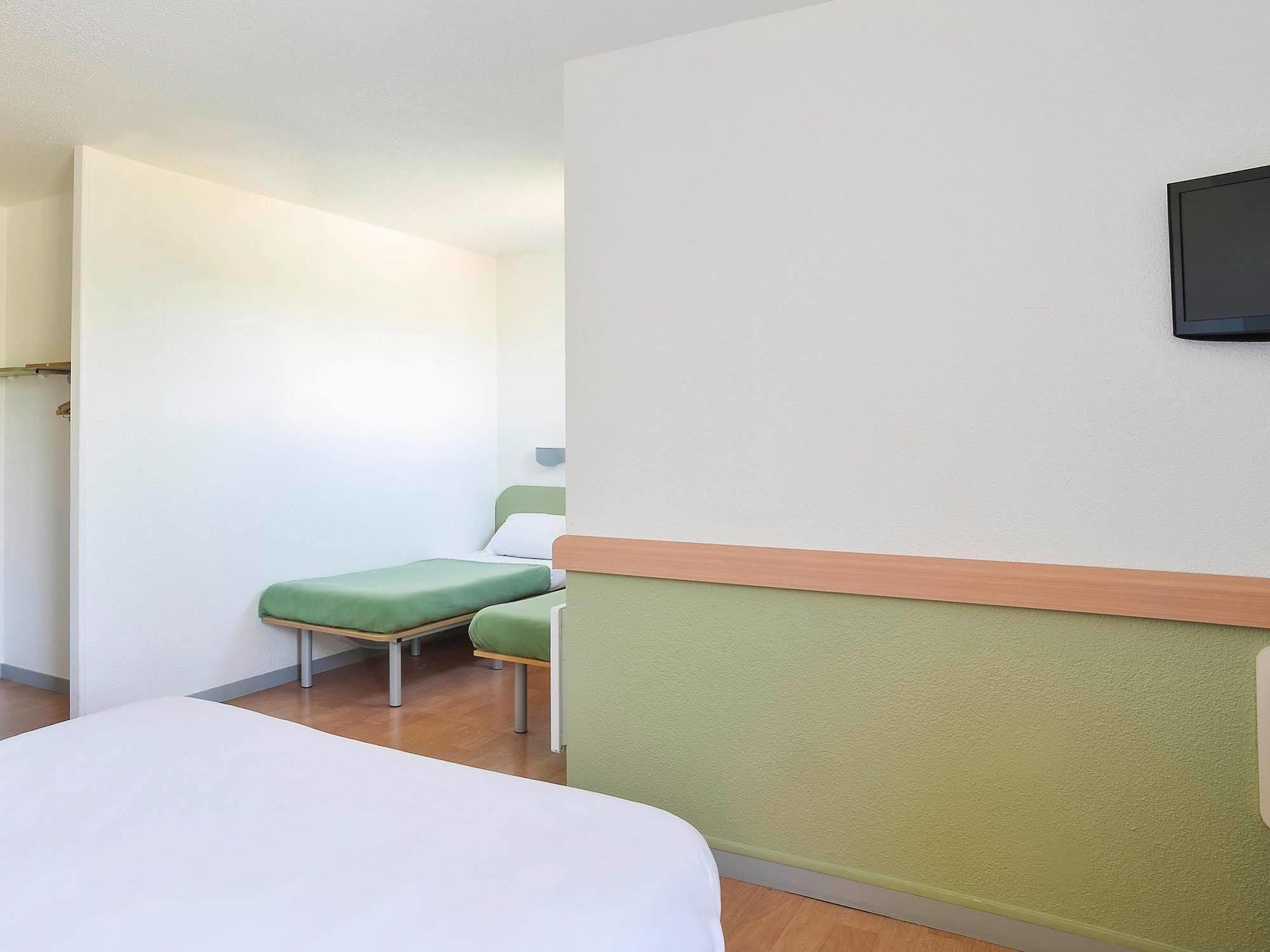 Hotel Ibis Budget Lyon Sud Saint-Fons A7 Dış mekan fotoğraf