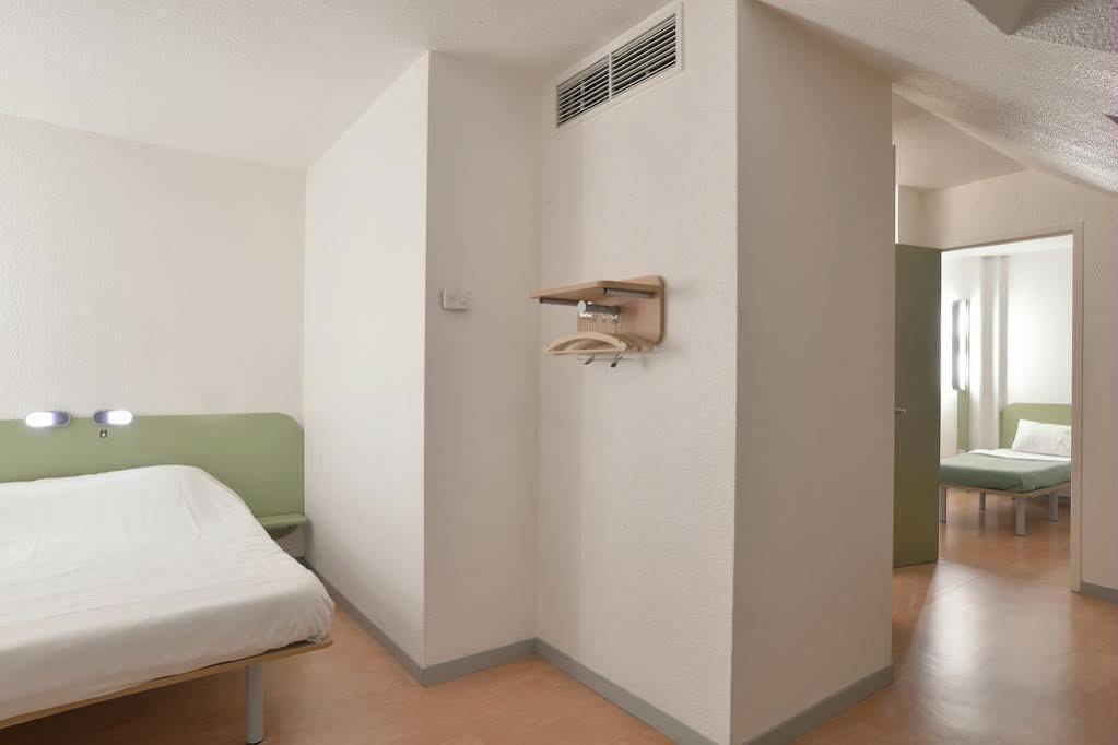 Hotel Ibis Budget Lyon Sud Saint-Fons A7 Dış mekan fotoğraf